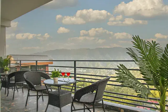 Spacious Living & Lounge Area